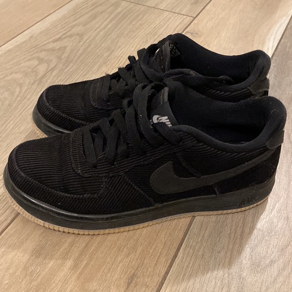 Air Force 1 limited addition - Picture 2 of 2